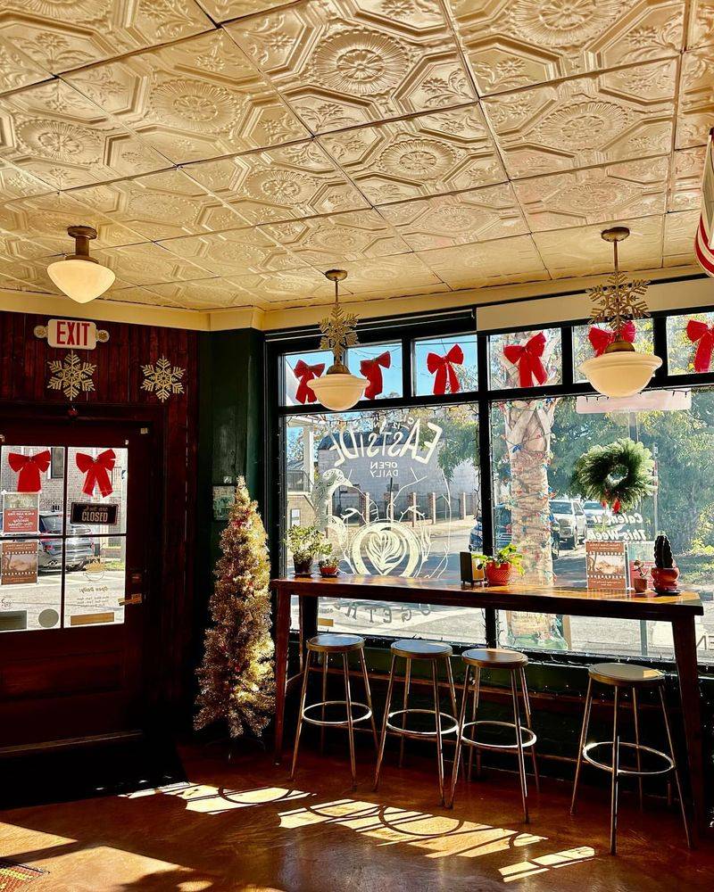 City Lights Café
