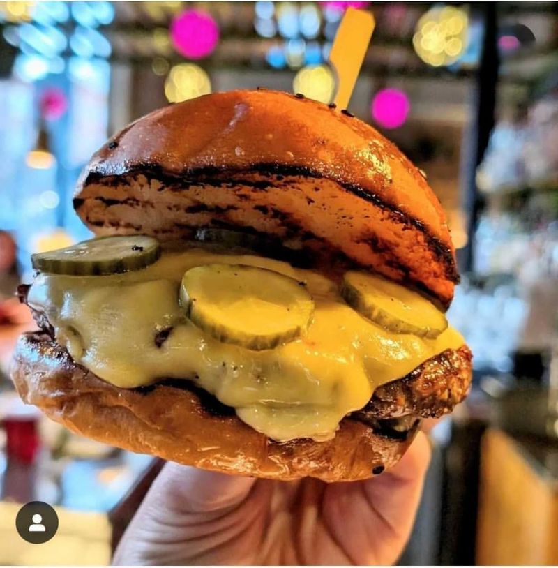 Colorado: Bud's Café & Bar