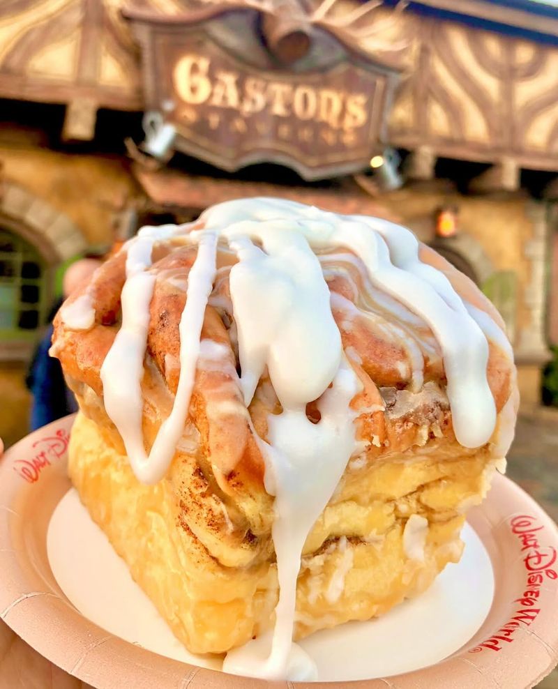 Gaston’s Tavern Cinnamon Roll