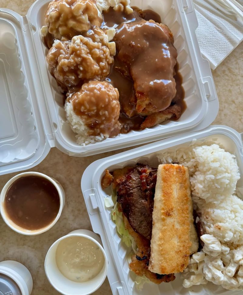 Hawaii: Rainbow Drive-In