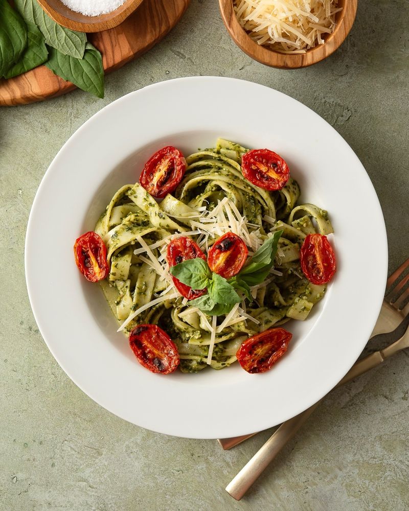 Gluten-Free Pasta with Pesto and Cherry Tomatoes
