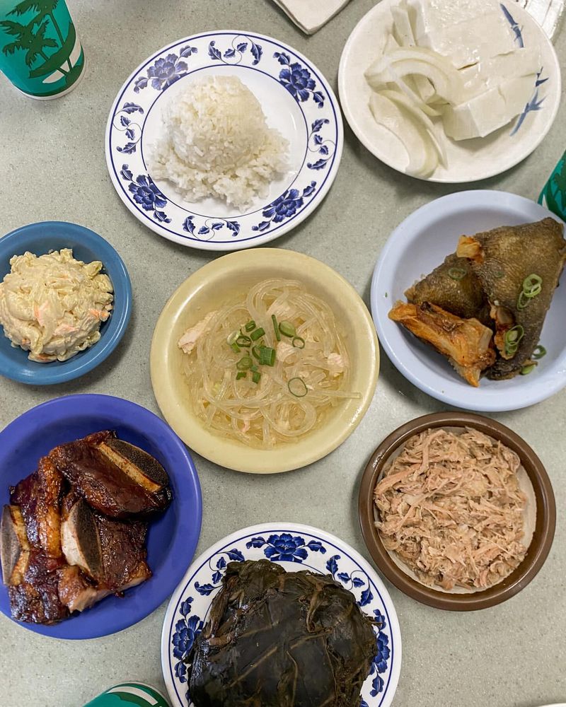 Hawaii: Helena’s Hawaiian Food