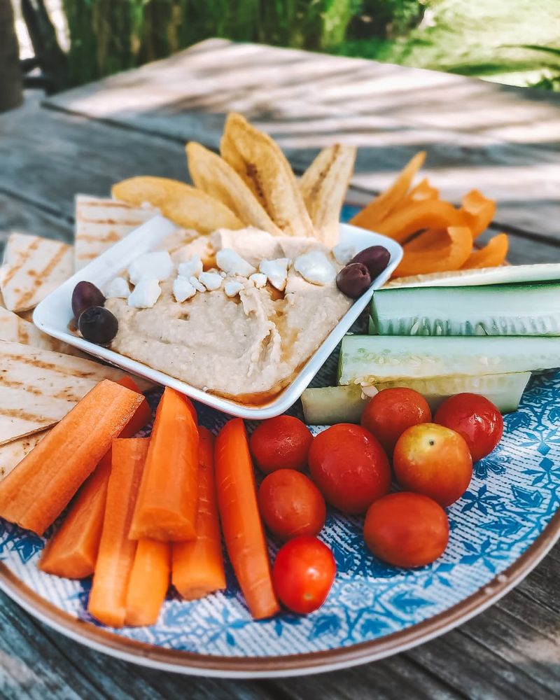 Hummus and Carrot Sticks