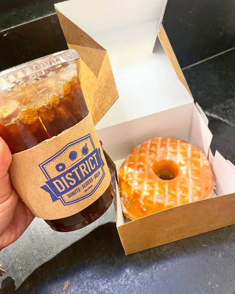 Louisiana: District Donuts Sliders Brew