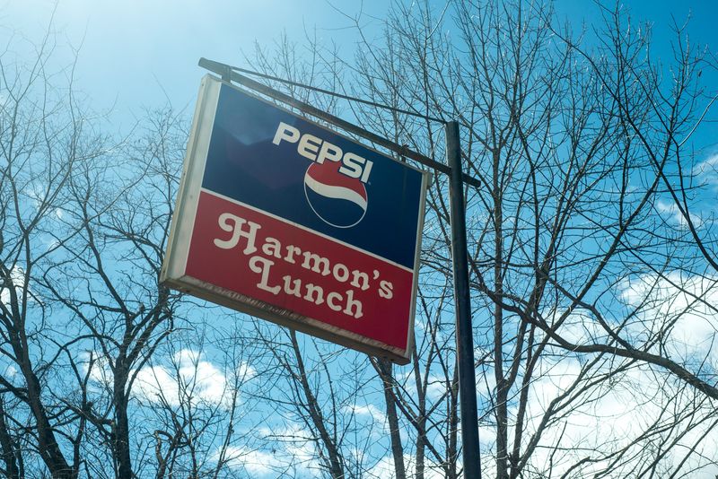 Maine: Harmon’s Lunch