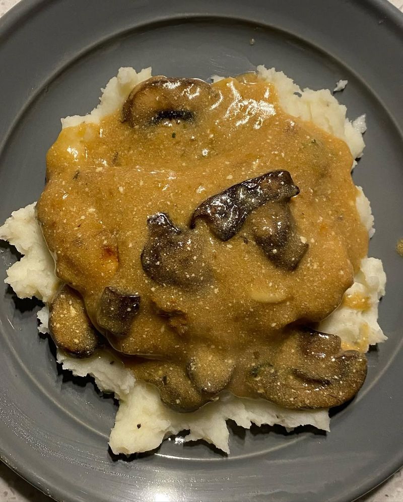 Mashed Potatoes with Gravy