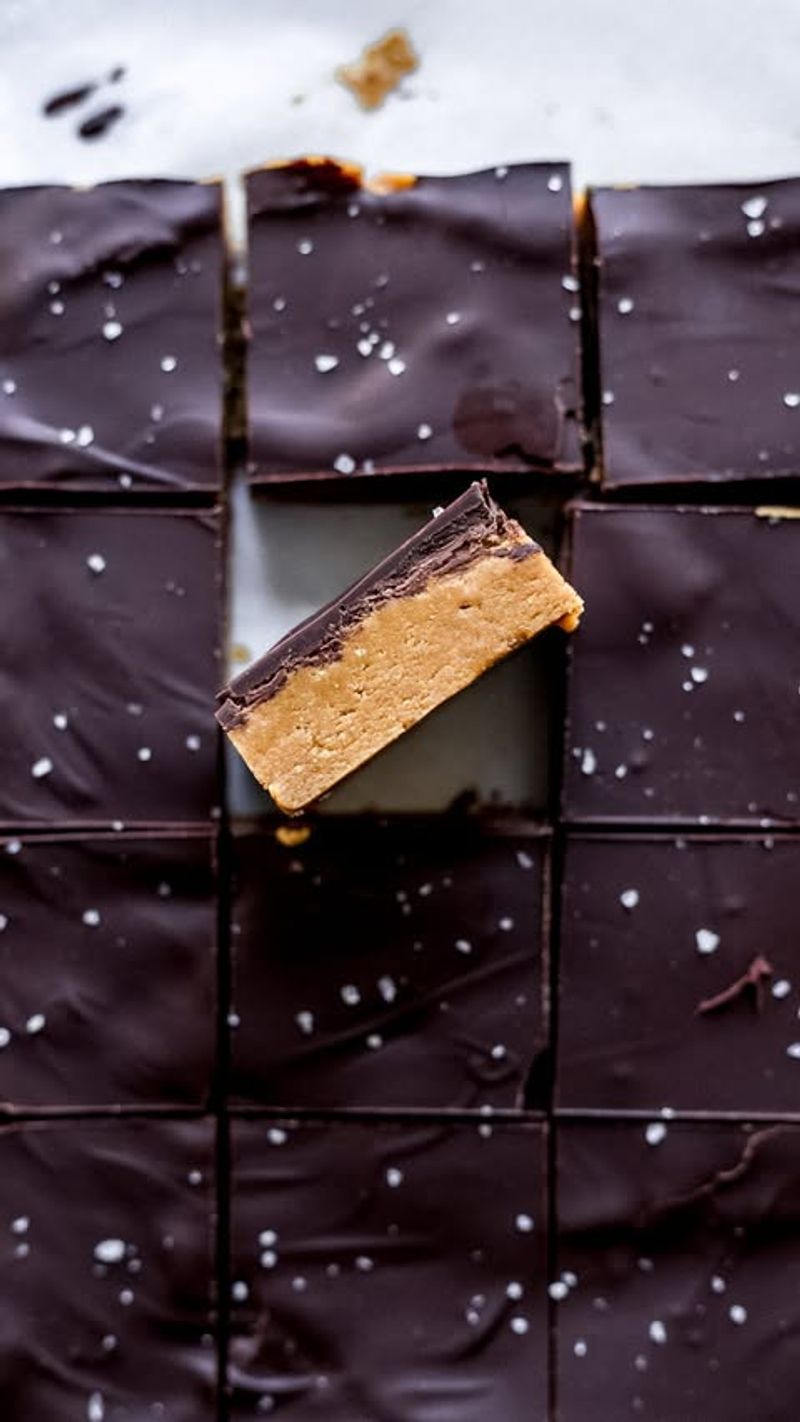 No-Bake Peanut Butter Chocolate Bars