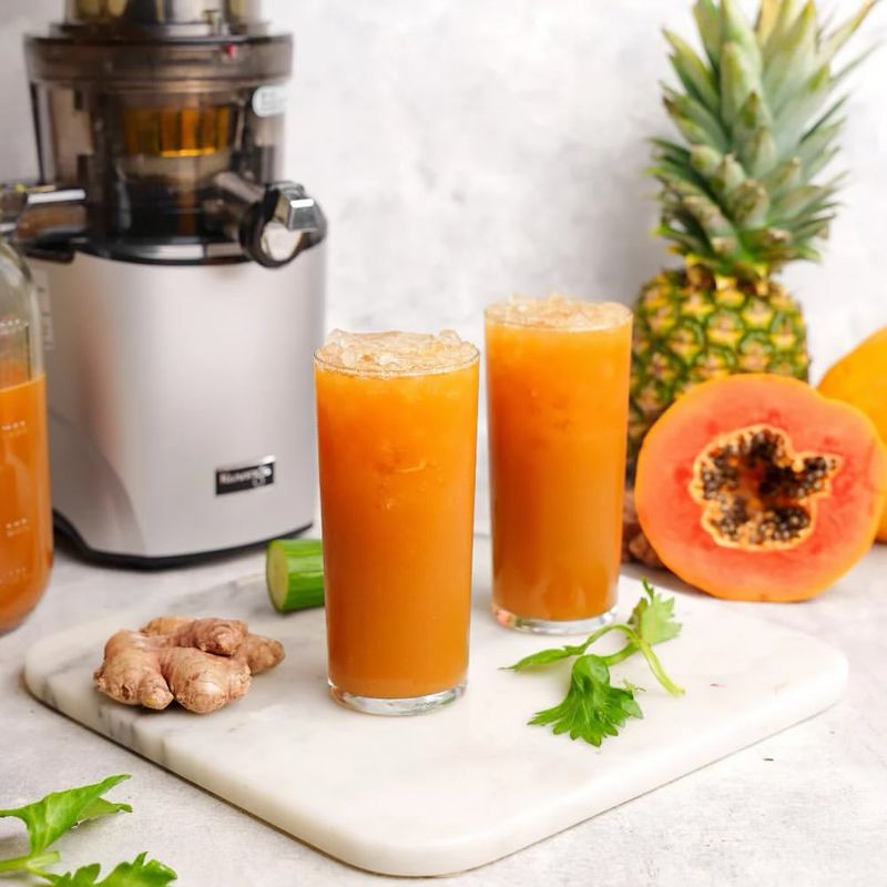 Papaya-Pineapple Smoothie