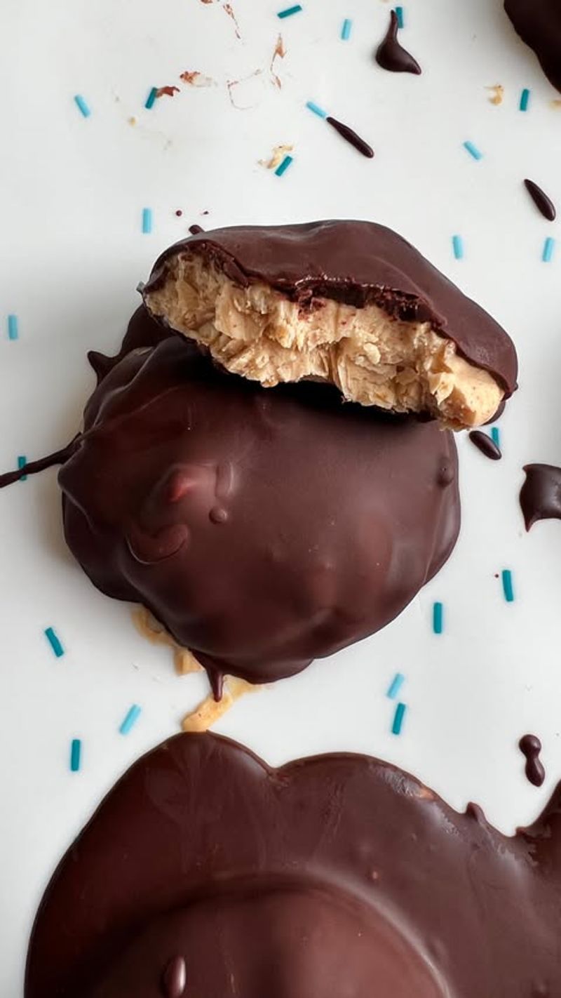 Peanut Butter Chocolate Clusters