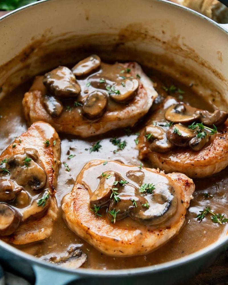 Pork Chops in Mushroom Sauce