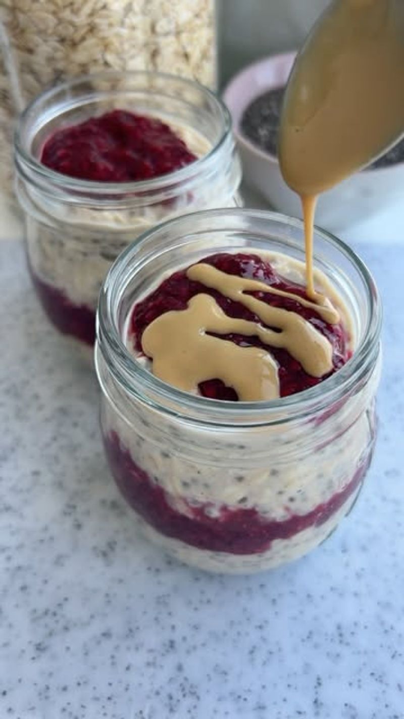 Raspberry & Peanut Butter Overnight Oats