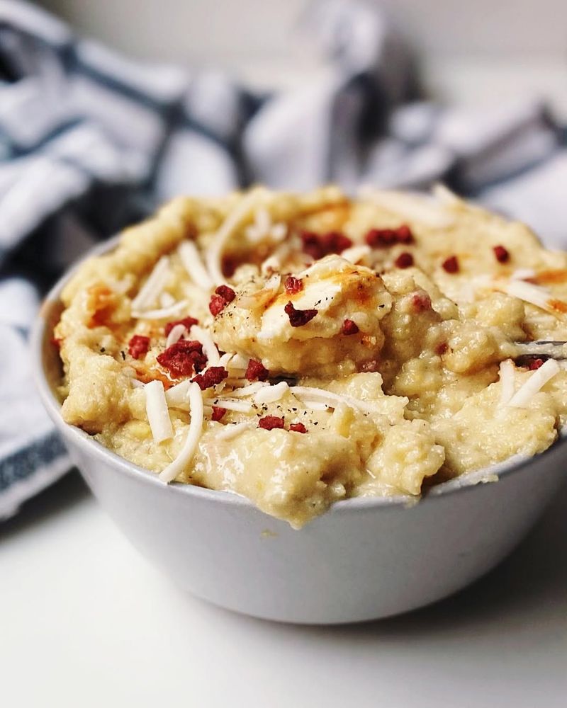 Slow Cooker Cheesy Grits