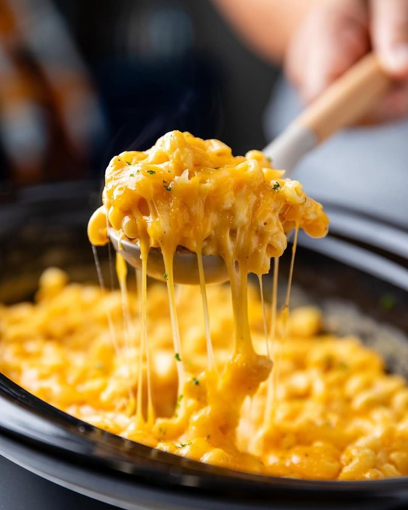 Slow Cooker Mac and Cheese