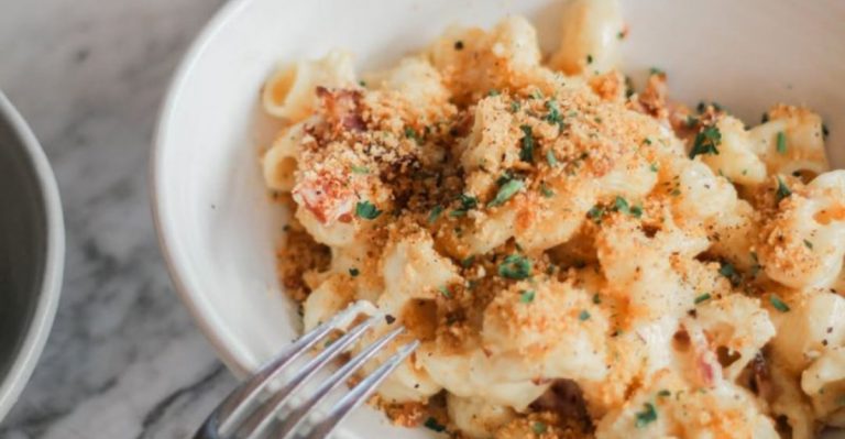17 Easy Ways To Upgrade Your Boring Boxed Mac & Cheese