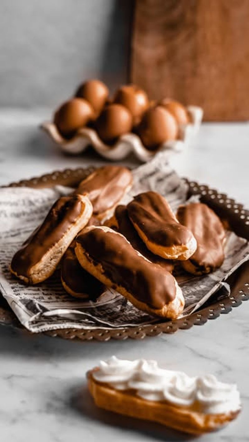 Air Fryer Chocolate Éclairs
