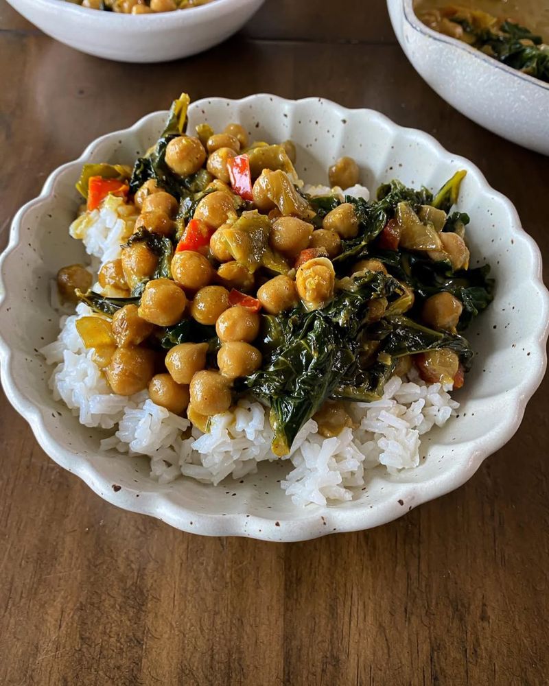 Savory Oatmeal With Chickpeas & Spinach