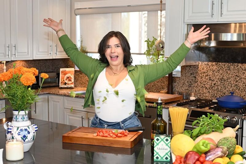 The Spontaneous Singing Chef