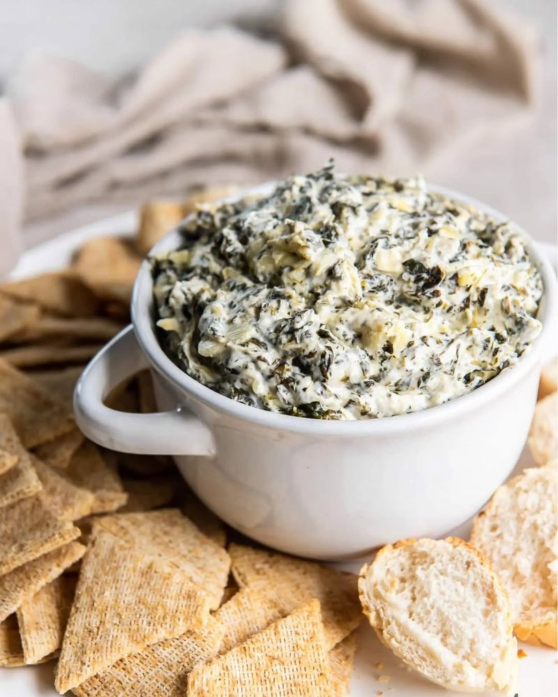 Slow Cooker Spinach Artichoke Dip