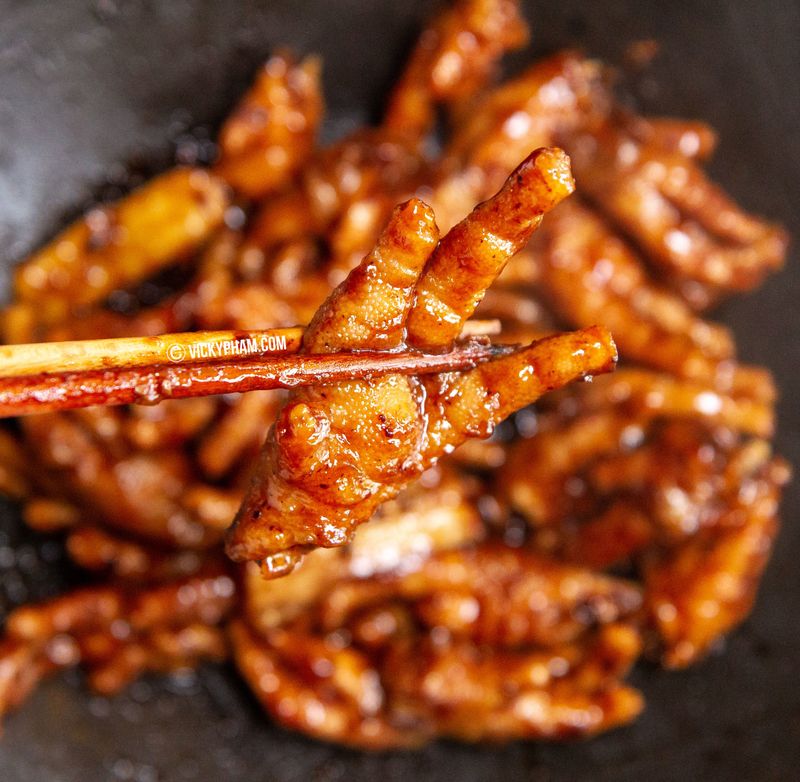 Fung Zao (Chicken Feet)