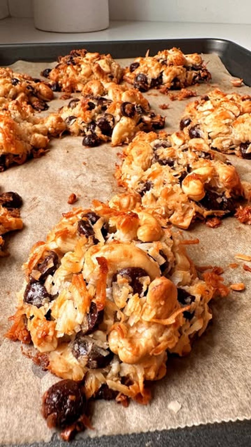Coconut Cashew Cookies