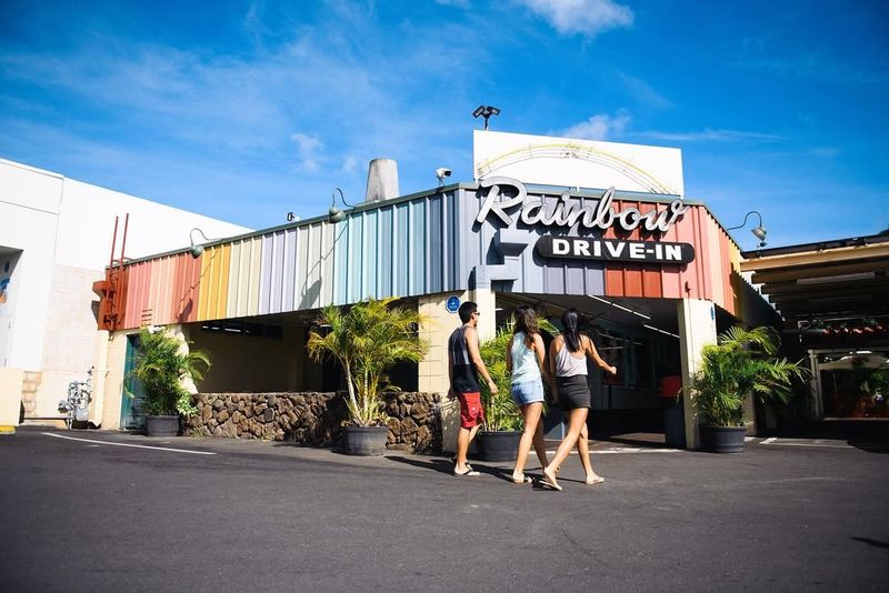 Hawaii - Rainbow Drive-In