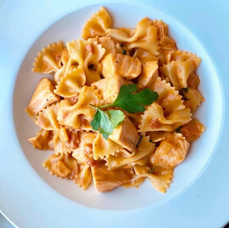Farfalle Al Salmone