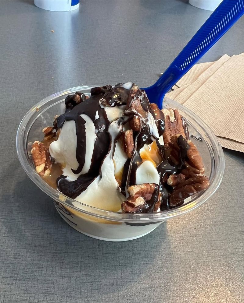 Rich Fudge Pecan Sundae