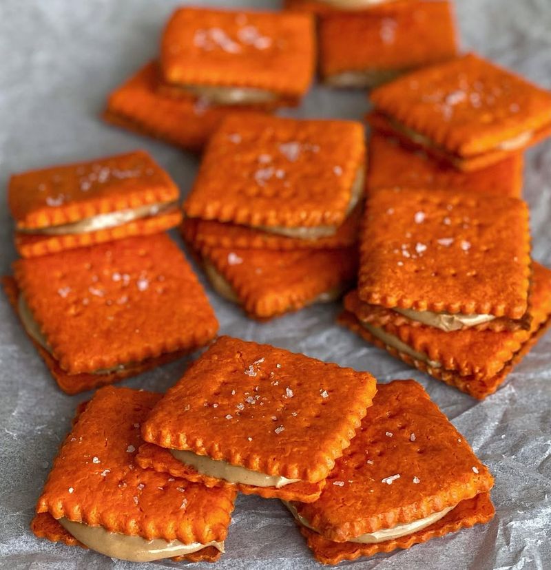 Austin Cheese Crackers with Peanut Butter