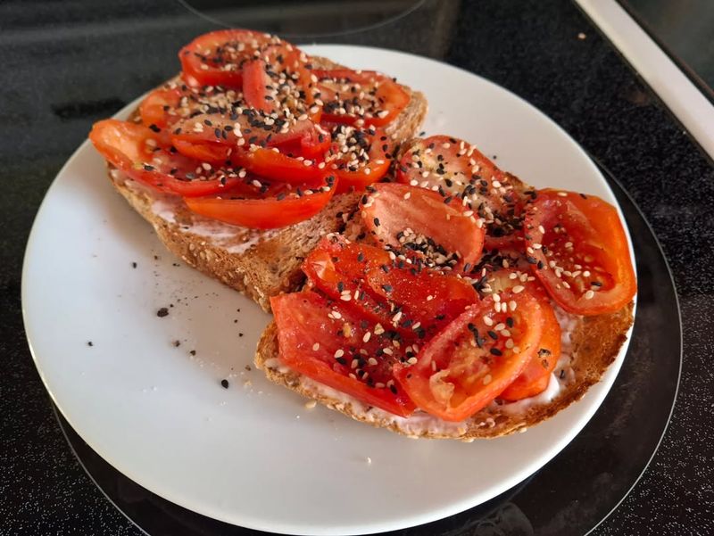 Whole-Grain Bread With Olive Oil & Tomatoes