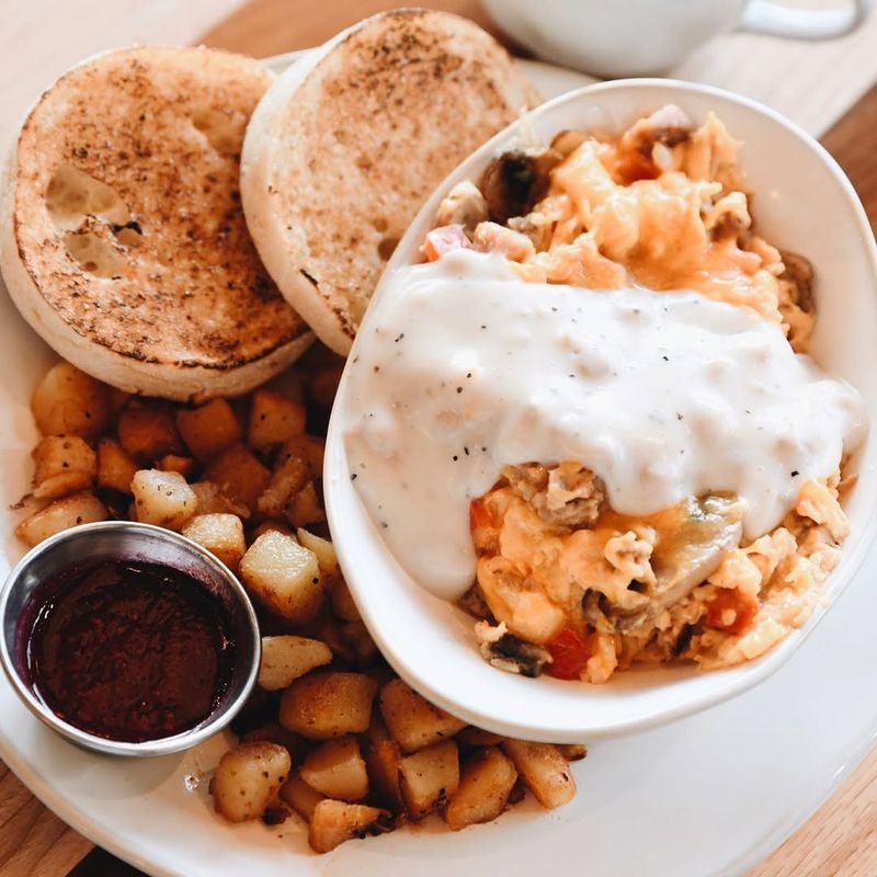 Kansas: Biscuits and Gravy