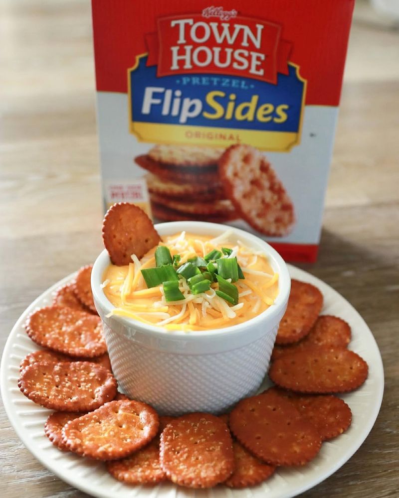 FlipSides Pretzel Crackers