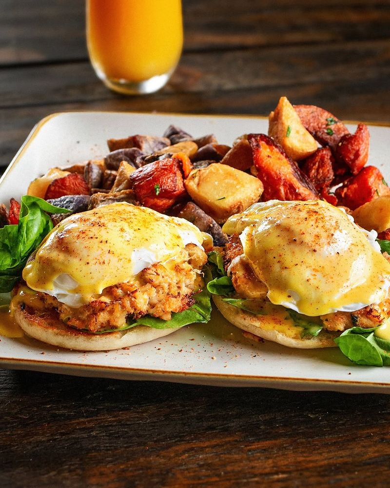 Maryland: Crab Benedict