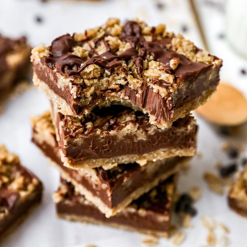 No-Bake Chocolate Oat Bars