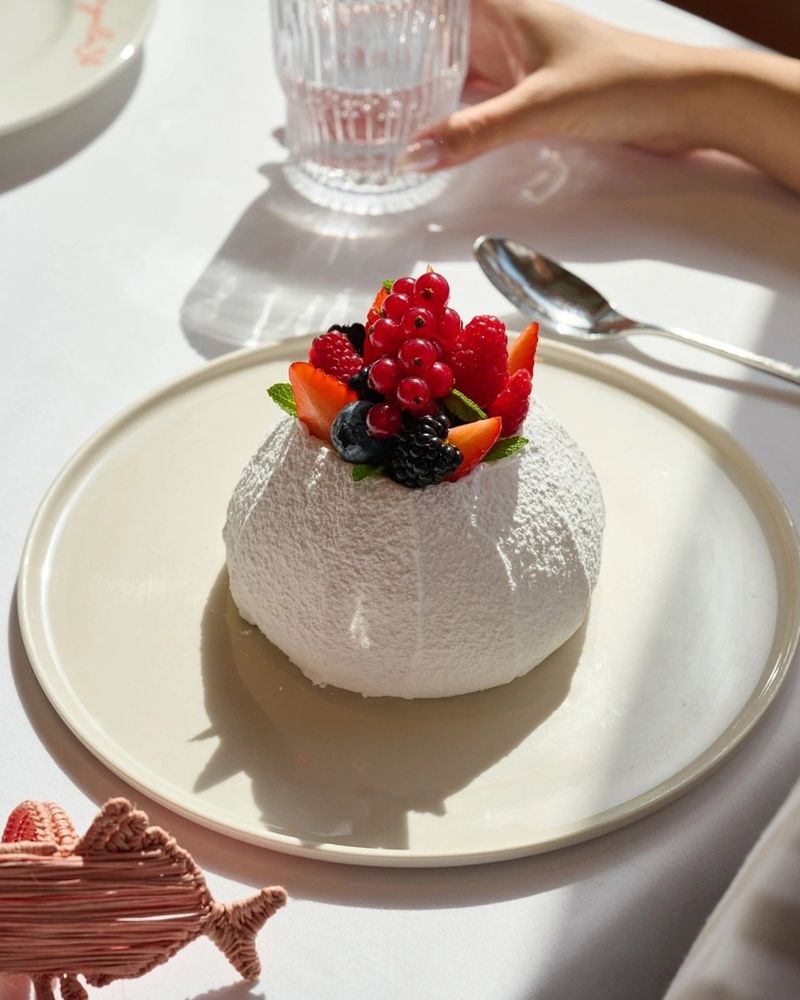 Berry Pavlova