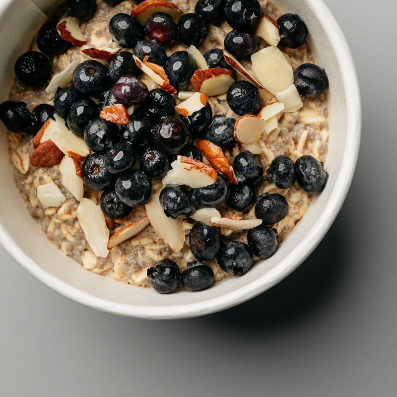 Blueberry And Almond Overnight Oats