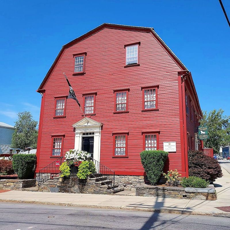 Rhode Island: The White Horse Tavern