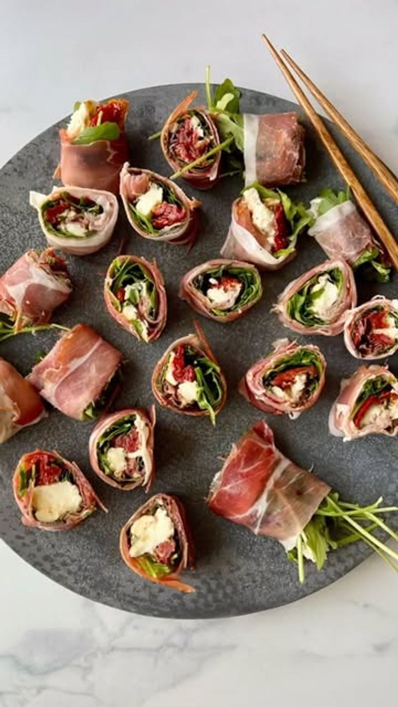 Prosciutto And Arugula Rolls
