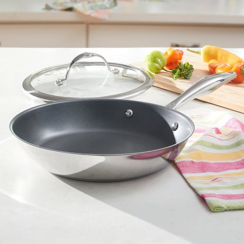 Use Nonstick Pans For Low-Oil Cooking
