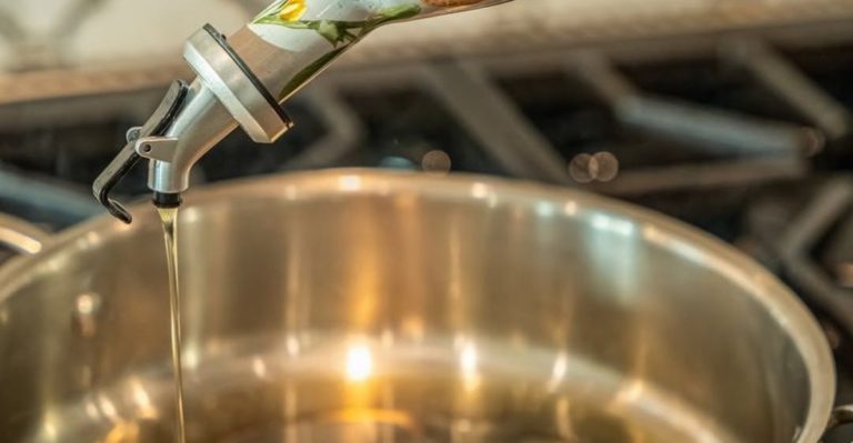 The Best Kinds Of Oils To Use When You’re Deep-Frying Fish