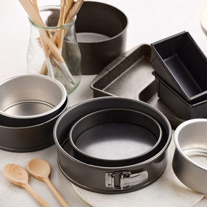 Line Cake Tins Properly