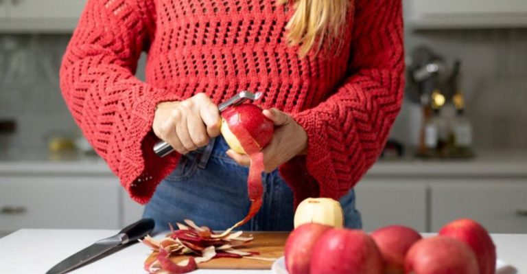 16 Fruits You Should Always Keep In Your Kitchen(Plus 2 Surprising Ones You’ll Be Glad You Grabbed)