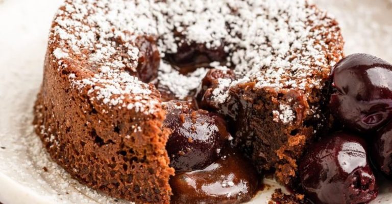 17 Cherry-licious Dessert Recipes (5 Are Warm-Weather Icons)