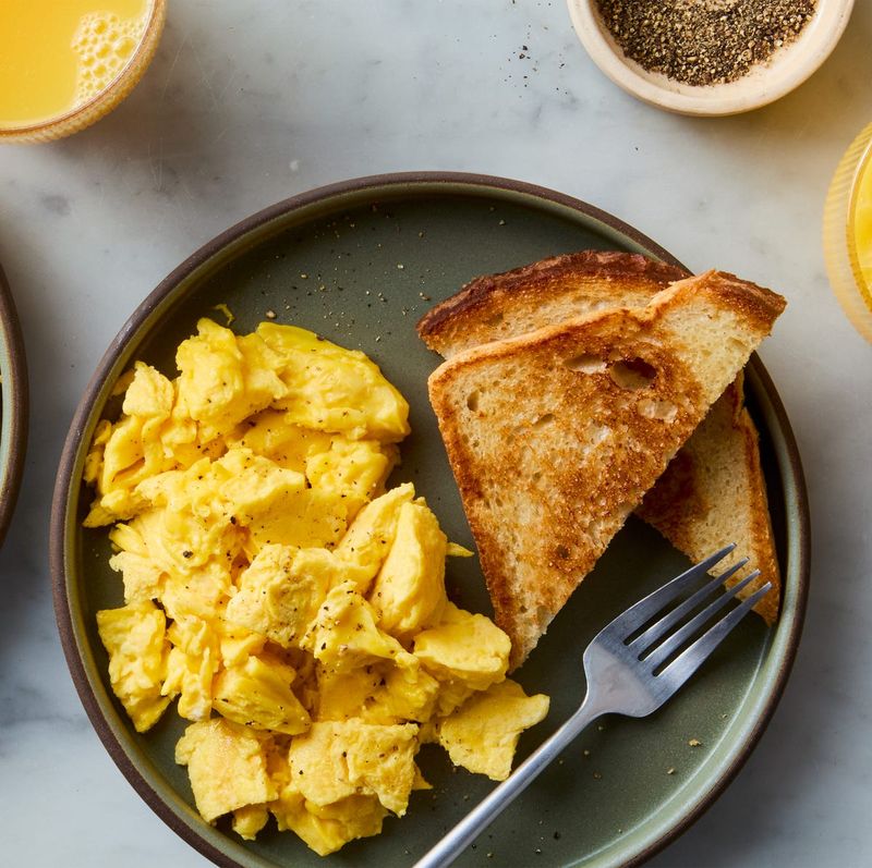 Classic Scrambled Eggs With Butter