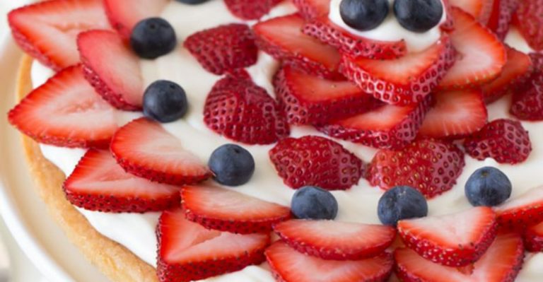 amazing summer desserts with strawberries