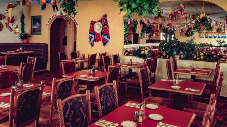 90s Kids Will Remember These 18 Now-Defunct Restaurant Chains