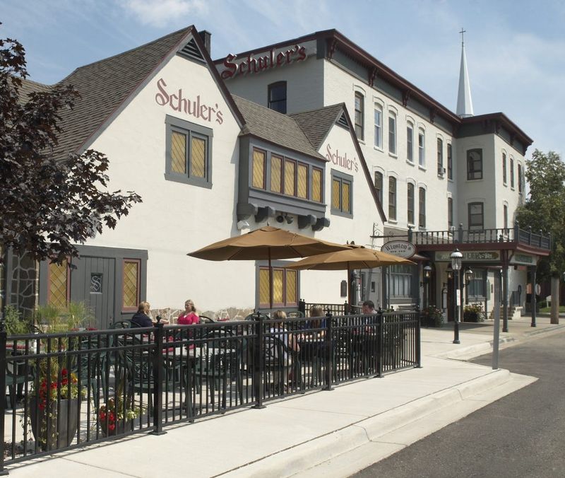 Schuler’s Restaurant & Pub – Marshall