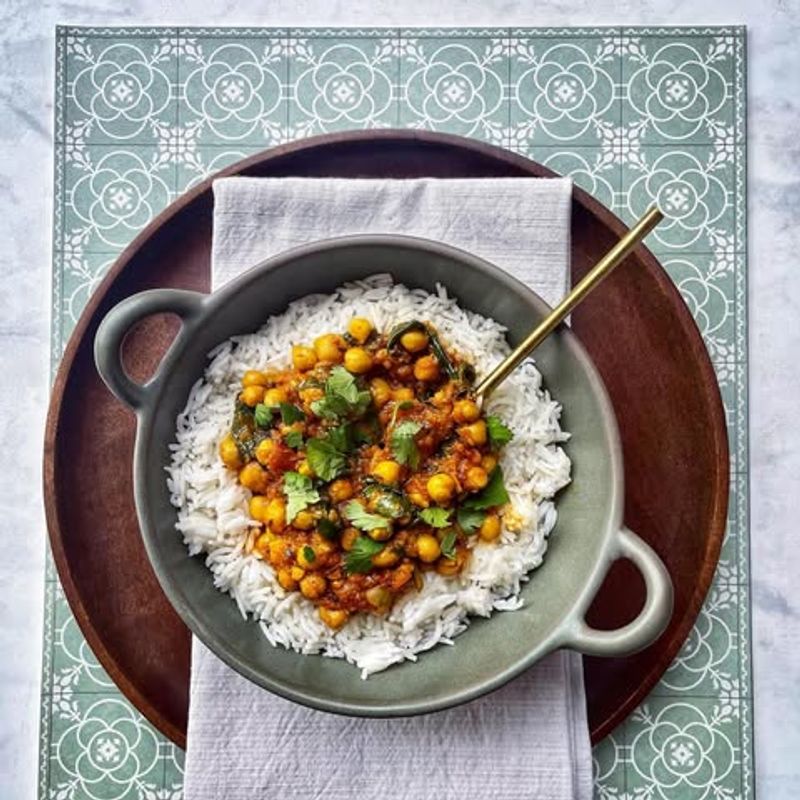 Chickpea And Spinach Curry