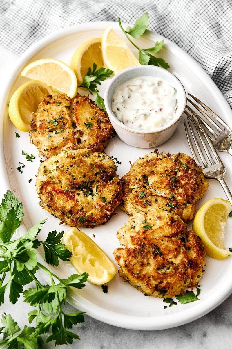 Crab Cakes With Lemon-Dill Aioli