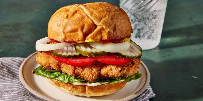 Indiana – Breaded Pork Tenderloin Burger