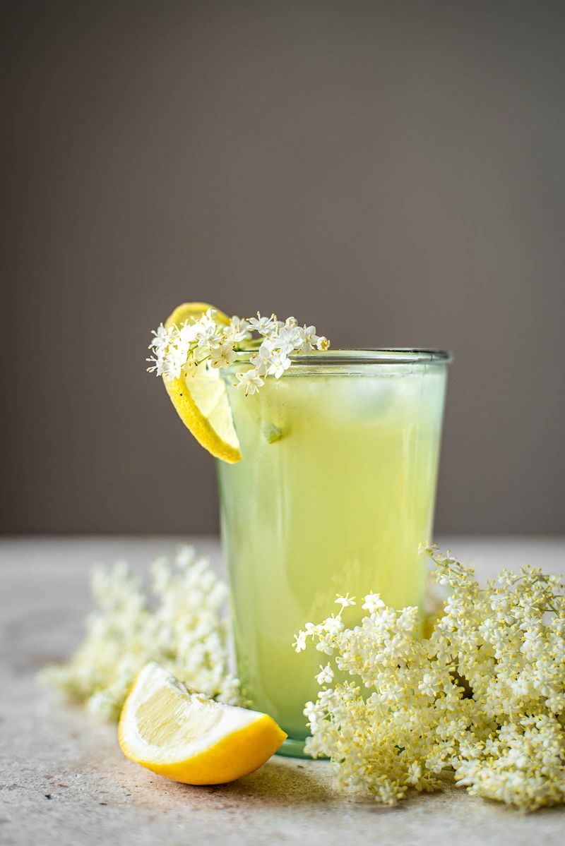Elderflower and Lemon Fizz